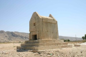 گور دختر،دختر گبر،زرتشتی،آرامگاه کوروش هخامنشی