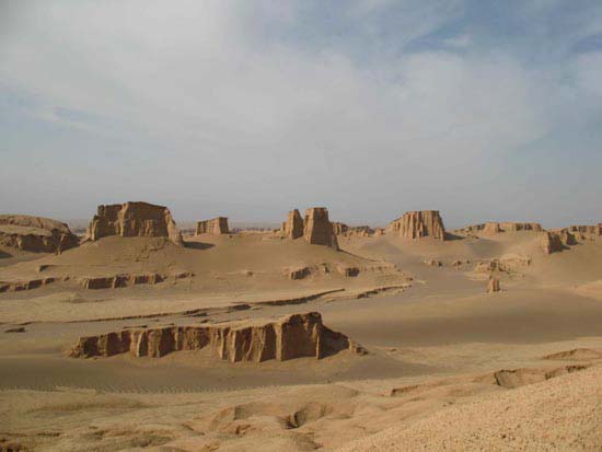 شهر کلوخی،بزرگ‌ترین شهر کلوخی،کرمان،کوه‌های مریخی،گردشگری کرمان،مکانهای تاریخی ایران