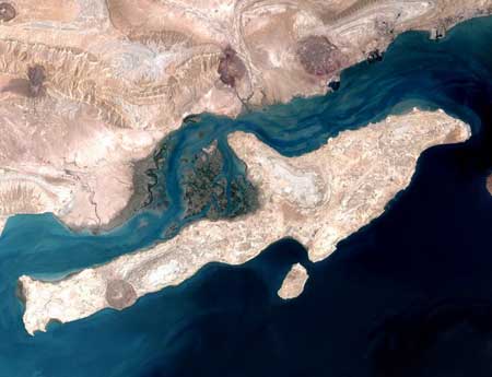 قشم,جزیره قشم,جاهای دیدنی قشم,تصاویر قشم,عکس های جالب قشم,جاذبه های گردشگری قشم,