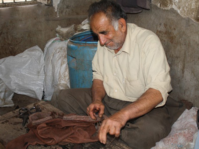 صنایع دستی چرمی, چرم دوزی
