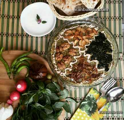  چگونه کشک بادمجان را تزیین کنیم