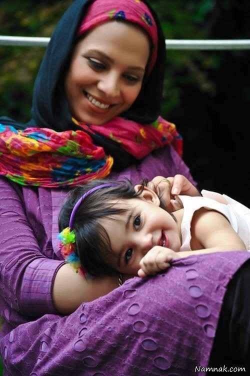 روشنک عجمیان کنار همسر و دخترش + عکس