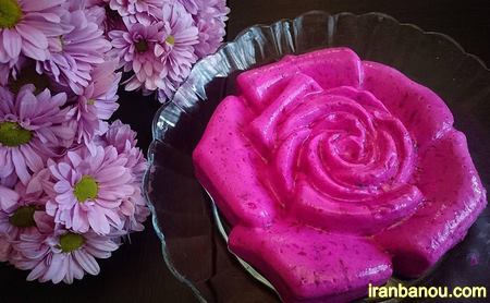  تزیین ماست با گل سرخ