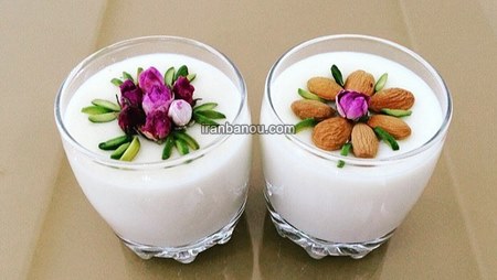 تزیین فرنی ساده با دارچین تزیین فرنی ساده با دارچین