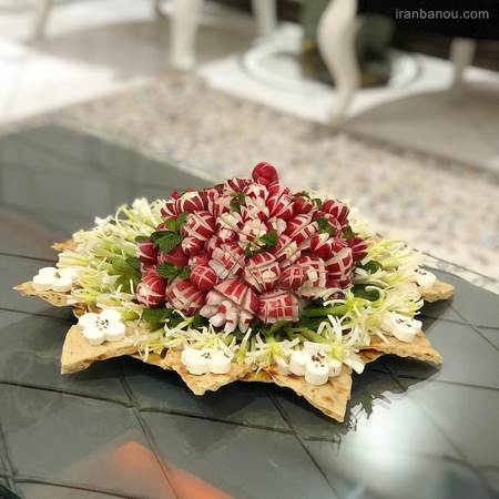  تزیین نون پنیر سبزی خیار گوجه