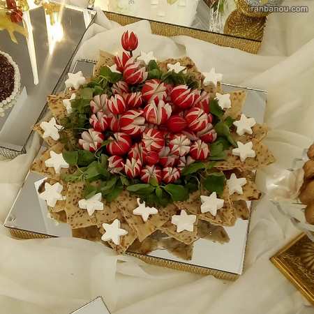  تزیین نون پنیر سبزی خیار گوجه