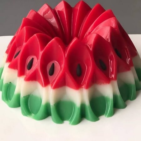 طرز تهیه ژله ساده در قالب ژله های خوشگل