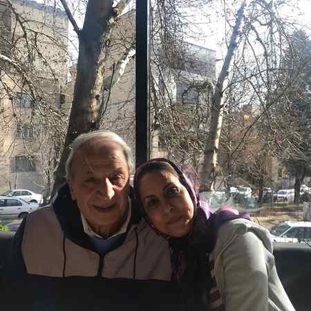 پدر و مادر مارال بنی آدم