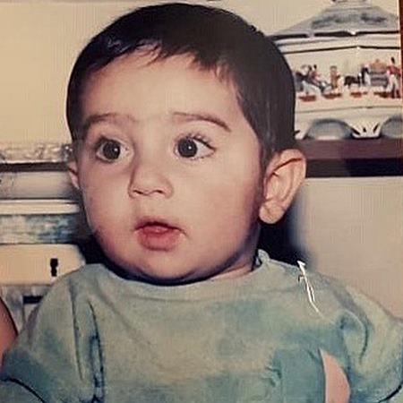 سارا نجفی در دل کودکی علی سخنگو