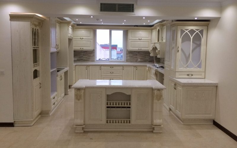 کابینت و جزیره کلاسیک چوبی
